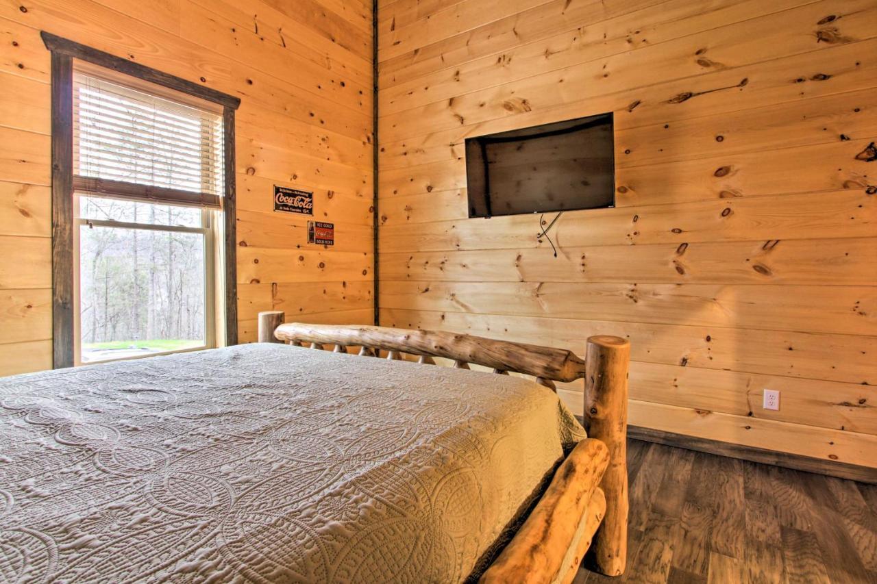 Luxe Cabin With Home Theater Less Than 2 Miles To Gatlinburg Eksteriør bilde