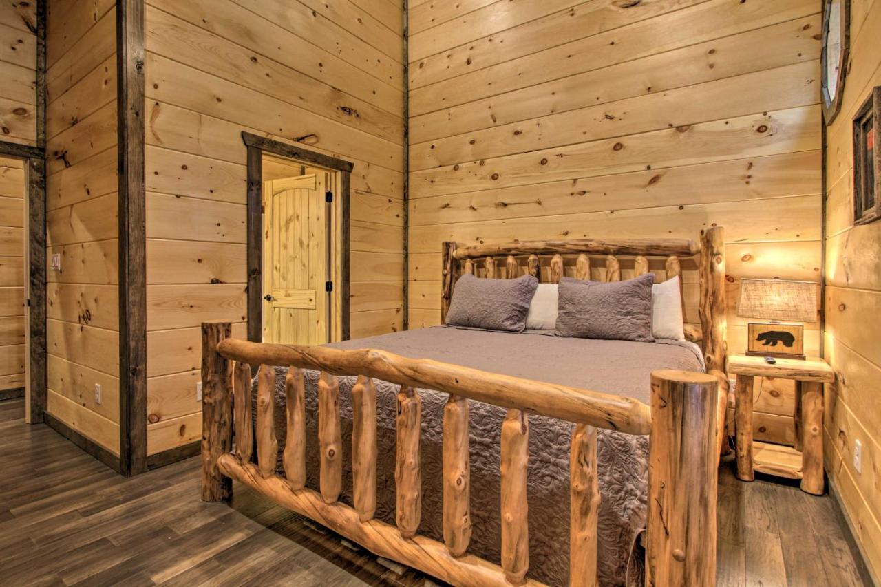 Luxe Cabin With Home Theater Less Than 2 Miles To Gatlinburg Eksteriør bilde