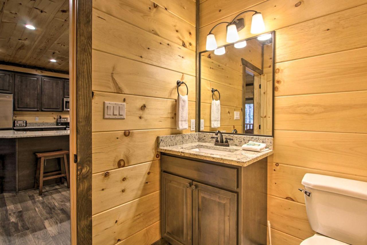 Luxe Cabin With Home Theater Less Than 2 Miles To Gatlinburg Eksteriør bilde