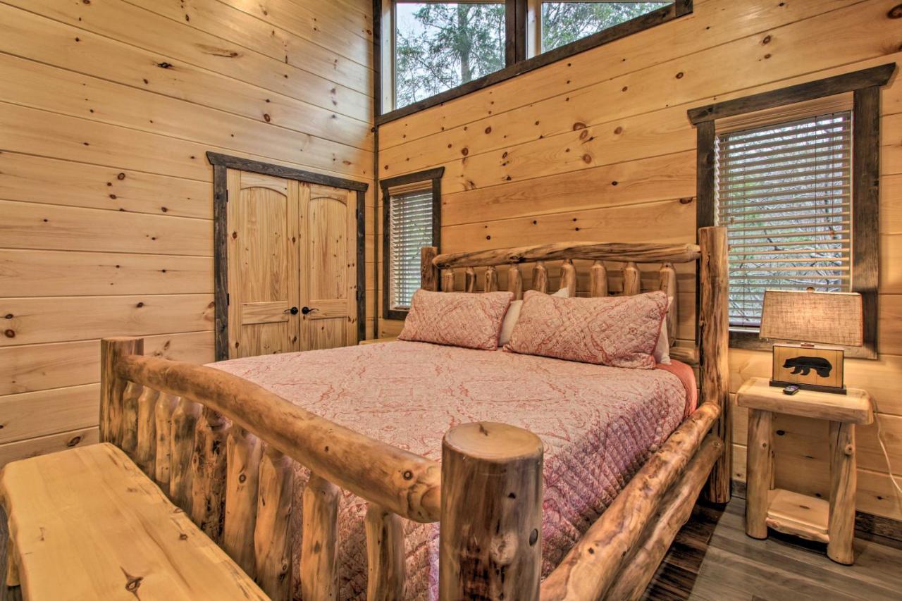 Luxe Cabin With Home Theater Less Than 2 Miles To Gatlinburg Eksteriør bilde