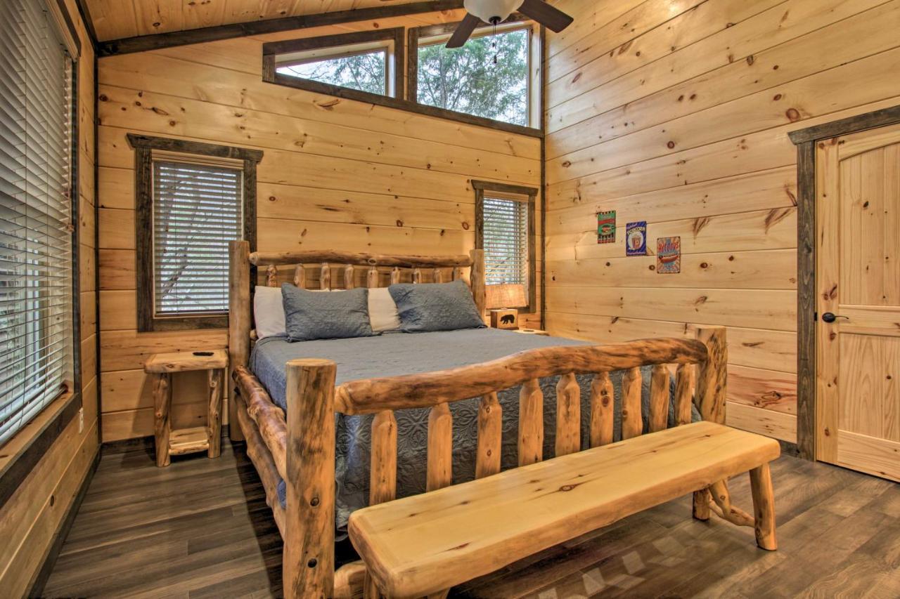 Luxe Cabin With Home Theater Less Than 2 Miles To Gatlinburg Eksteriør bilde